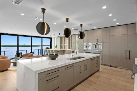 Casa en venta en Madeira Beach, Florida, 5 dormitorios, 527.41 m2 № 2386580 - foto 22