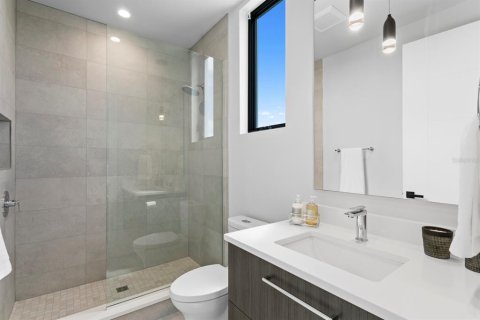 Casa en venta en Madeira Beach, Florida, 5 dormitorios, 527.41 m2 № 2386580 - foto 29