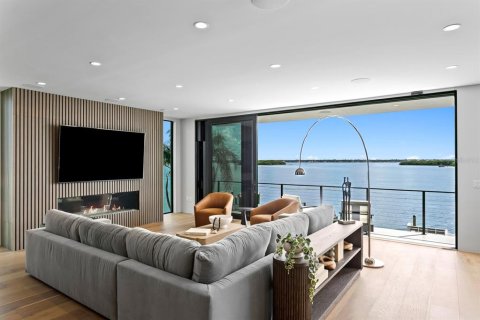 Casa en venta en Madeira Beach, Florida, 5 dormitorios, 527.41 m2 № 2386580 - foto 12