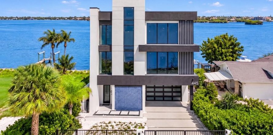 Casa en Madeira Beach, Florida 5 dormitorios, 527.41 m2 № 2386580