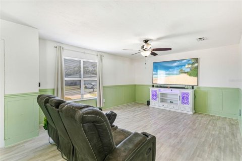 House in Lehigh Acres, Florida 5 bedrooms, 134.15 sq.m. № 2099547 - photo 16