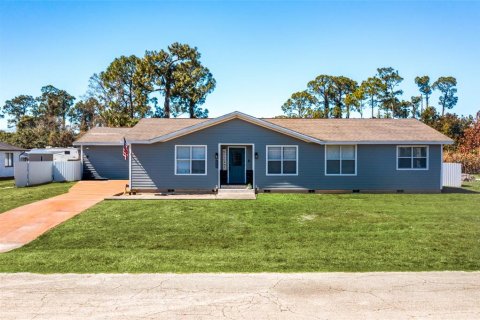 House in Lehigh Acres, Florida 5 bedrooms, 134.15 sq.m. № 2099547 - photo 2