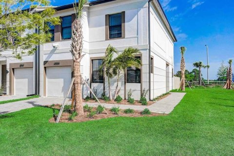 Touwnhouse à louer à Lakewood Ranch, Floride: 4 chambres, 171.68 m2 № 1590614 - photo 2