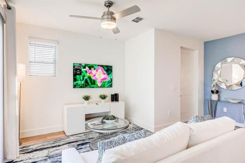 Touwnhouse à louer à Lakewood Ranch, Floride: 4 chambres, 171.68 m2 № 1590614 - photo 23