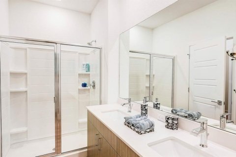 Touwnhouse à louer à Lakewood Ranch, Floride: 4 chambres, 171.68 m2 № 1590614 - photo 7