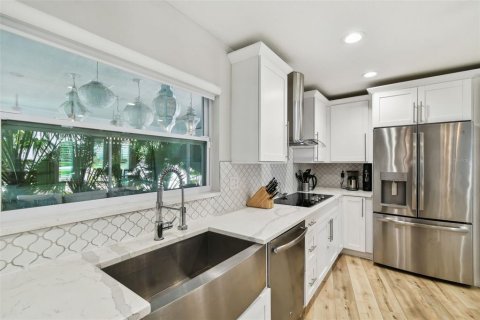 Casa en venta en Tampa, Florida, 4 dormitorios, 223.34 m2 № 1759392 - foto 10