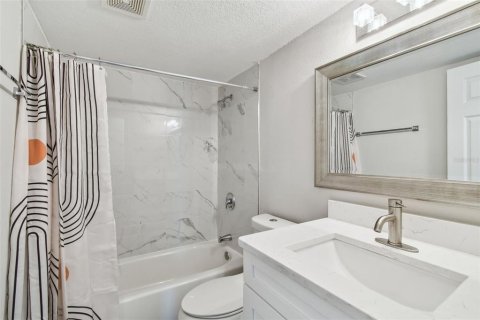 Casa en venta en Tampa, Florida, 4 dormitorios, 223.34 m2 № 1759392 - foto 26