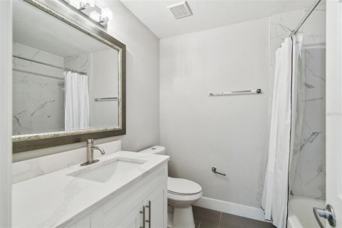 Casa en venta en Tampa, Florida, 4 dormitorios, 223.34 m2 № 1759392 - foto 16