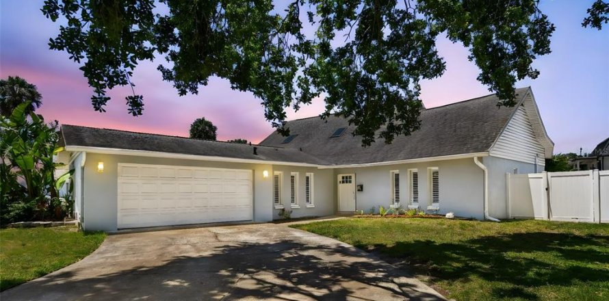 Casa en Tampa, Florida 4 dormitorios, 223.34 m2 № 1759392