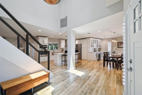 Casa en venta en Tampa, Florida, 4 dormitorios, 223.34 m2 № 1759392 - foto 2