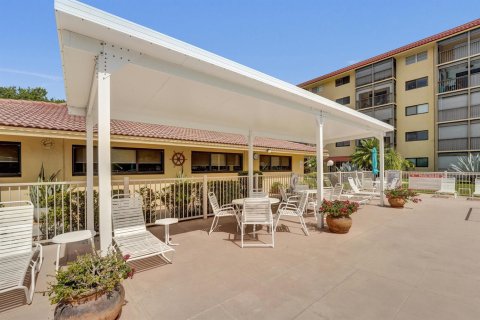 Copropriété à vendre à Pompano Beach, Floride: 2 chambres, 84.73 m2 № 2249281 - photo 5