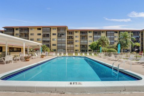 Copropriété à vendre à Pompano Beach, Floride: 2 chambres, 84.73 m2 № 2249281 - photo 4