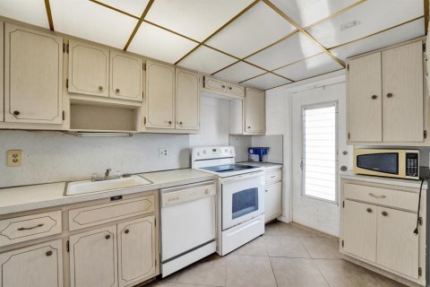 Copropriété à vendre à Pompano Beach, Floride: 2 chambres, 84.73 m2 № 2249281 - photo 12