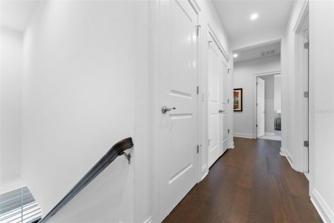 Townhouse in Tampa, Florida 4 bedrooms, 248.23 sq.m. № 1653671 - photo 30