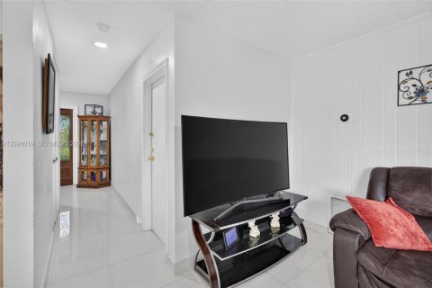 Villa ou maison à vendre à Sunrise, Floride: 4 chambres, 168.8 m2 № 2413277 - photo 17