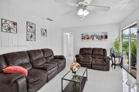 Villa ou maison à vendre à Sunrise, Floride: 4 chambres, 168.8 m2 № 2413277 - photo 21