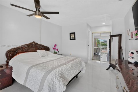 Villa ou maison à vendre à Sunrise, Floride: 4 chambres, 168.8 m2 № 2413277 - photo 24