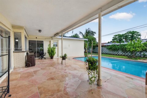 Villa ou maison à vendre à Sunrise, Floride: 4 chambres, 168.8 m2 № 2413277 - photo 3