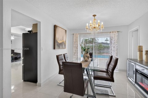 Villa ou maison à vendre à Sunrise, Floride: 4 chambres, 168.8 m2 № 2413277 - photo 9