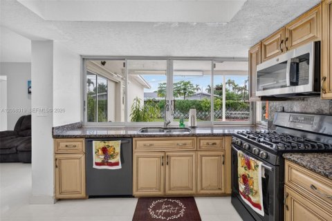 Villa ou maison à vendre à Sunrise, Floride: 4 chambres, 168.8 m2 № 2413277 - photo 16