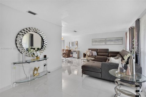 Villa ou maison à vendre à Sunrise, Floride: 4 chambres, 168.8 m2 № 2413277 - photo 4