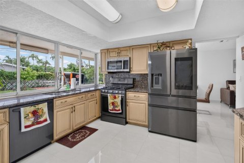 Villa ou maison à vendre à Sunrise, Floride: 4 chambres, 168.8 m2 № 2413277 - photo 13