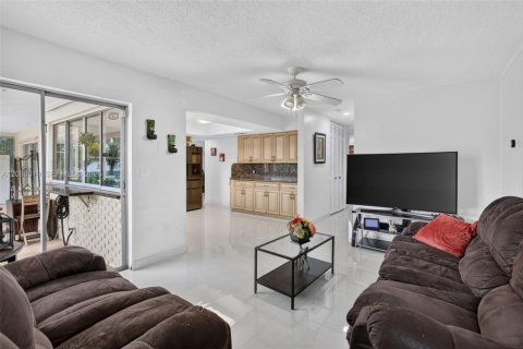 Villa ou maison à vendre à Sunrise, Floride: 4 chambres, 168.8 m2 № 2413277 - photo 22