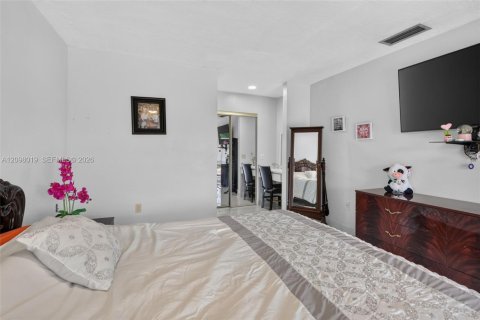 Villa ou maison à vendre à Sunrise, Floride: 4 chambres, 168.8 m2 № 2413277 - photo 25