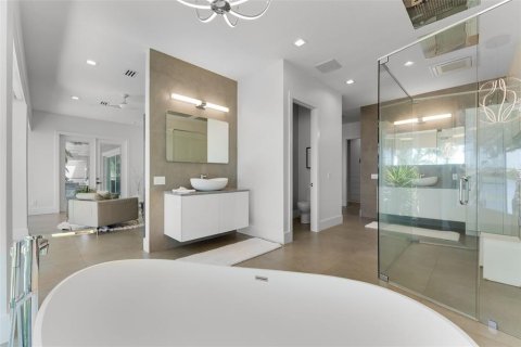 House in Windermere, Florida 8 bedrooms, 650.32 sq.m. № 1675598 - photo 28