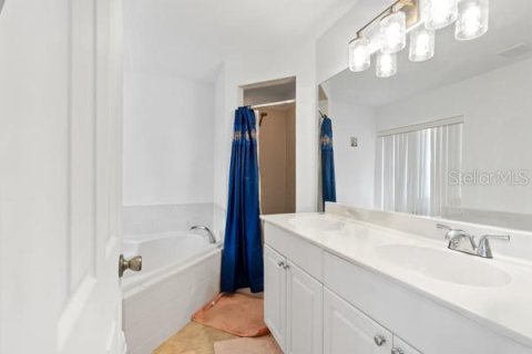 House in Poinciana, Florida 4 bedrooms, 158.21 sq.m. № 1900307 - photo 21