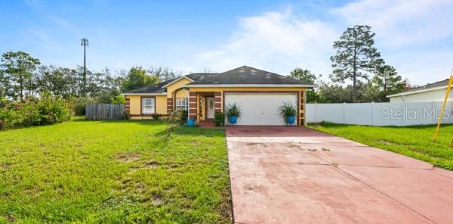 Villa ou maison à Poinciana, Floride 4 chambres, 158.21 m2 № 1900307