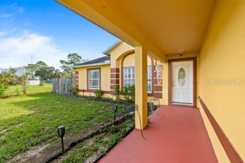 House in Poinciana, Florida 4 bedrooms, 158.21 sq.m. № 1900307 - photo 4