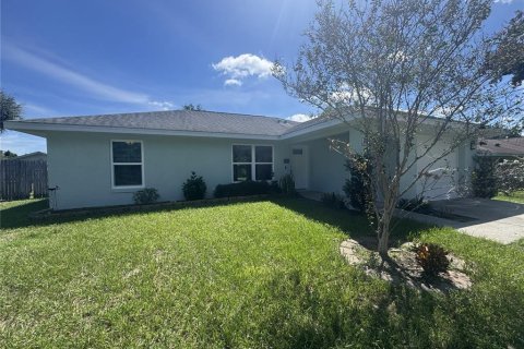 House in Orange City, Florida 3 bedrooms, 101.17 sq.m. № 2322536 - photo 29