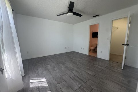 House in Orange City, Florida 3 bedrooms, 101.17 sq.m. № 2322536 - photo 17