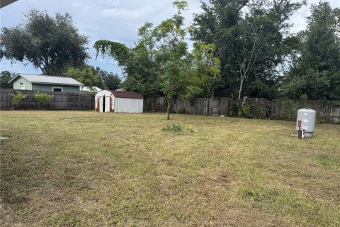 House in Orange City, Florida 3 bedrooms, 101.17 sq.m. № 2322536 - photo 3