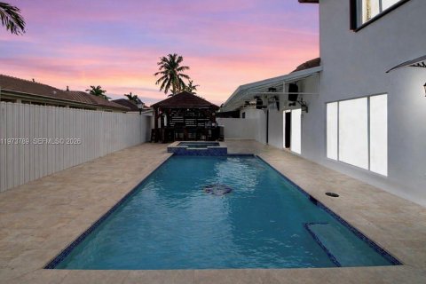 Casa en venta en Miami, Florida, 4 dormitorios, 259.66 m2 № 2038706 - foto 25