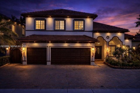 Casa en venta en Miami, Florida, 4 dormitorios, 259.66 m2 № 2038706 - foto 23