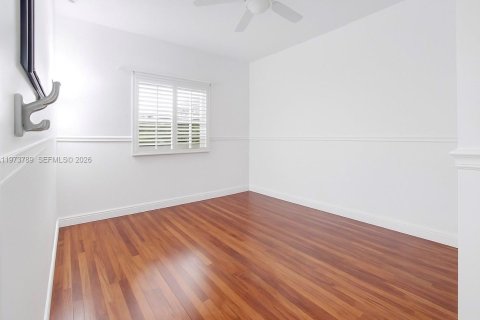 Casa en venta en Miami, Florida, 4 dormitorios, 259.66 m2 № 2038706 - foto 20