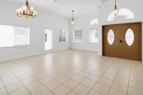 Casa en venta en Miami, Florida, 4 dormitorios, 259.66 m2 № 2038706 - foto 6