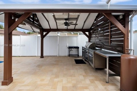 Casa en venta en Miami, Florida, 4 dormitorios, 259.66 m2 № 2038706 - foto 22