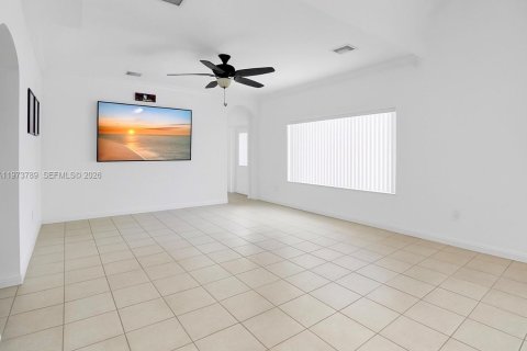 Casa en venta en Miami, Florida, 4 dormitorios, 259.66 m2 № 2038706 - foto 10