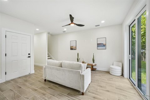 House in Largo, Florida 3 bedrooms, 144.56 sq.m. № 1791740 - photo 13
