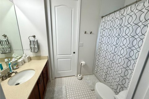 Купить таунхаус в Форт-Лодердейл, Флорида 3 спальни, 180.14м2, № 1971195 - фото 20