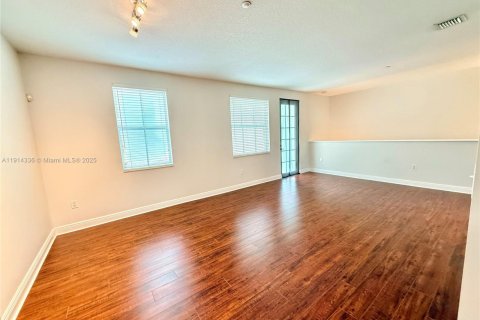 Купить таунхаус в Форт-Лодердейл, Флорида 3 спальни, 180.14м2, № 1971195 - фото 6