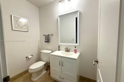 Купить таунхаус в Форт-Лодердейл, Флорида 3 спальни, 180.14м2, № 1971195 - фото 11