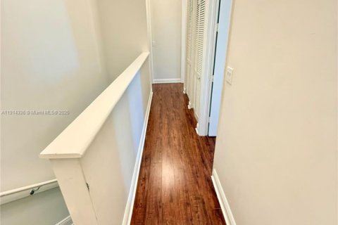 Купить таунхаус в Форт-Лодердейл, Флорида 3 спальни, 180.14м2, № 1971195 - фото 15