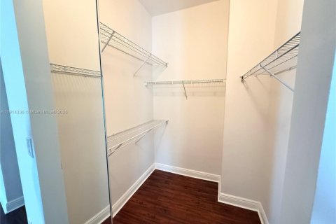 Купить таунхаус в Форт-Лодердейл, Флорида 3 спальни, 180.14м2, № 1971195 - фото 25