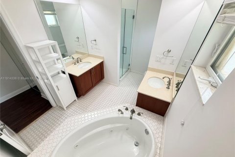 Купить таунхаус в Форт-Лодердейл, Флорида 3 спальни, 180.14м2, № 1971195 - фото 27