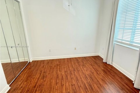 Купить таунхаус в Форт-Лодердейл, Флорида 3 спальни, 180.14м2, № 1971195 - фото 19