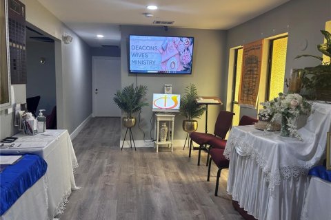 Immobilier commercial à vendre à Palm Bay, Floride: 312.15 m2 № 2095367 - photo 2